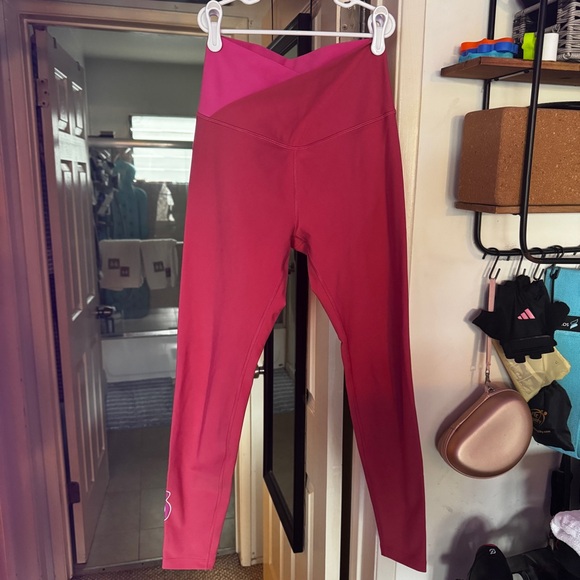 Peloton Pants - Peloton Women’s Small Pink Cross Front High Rise Leggings.